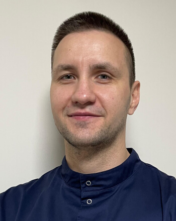 Стоматолог Дмитрий Симонов